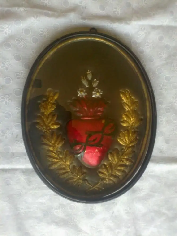 Metal Sacred Heart Wall Frame For Home Wall Decor