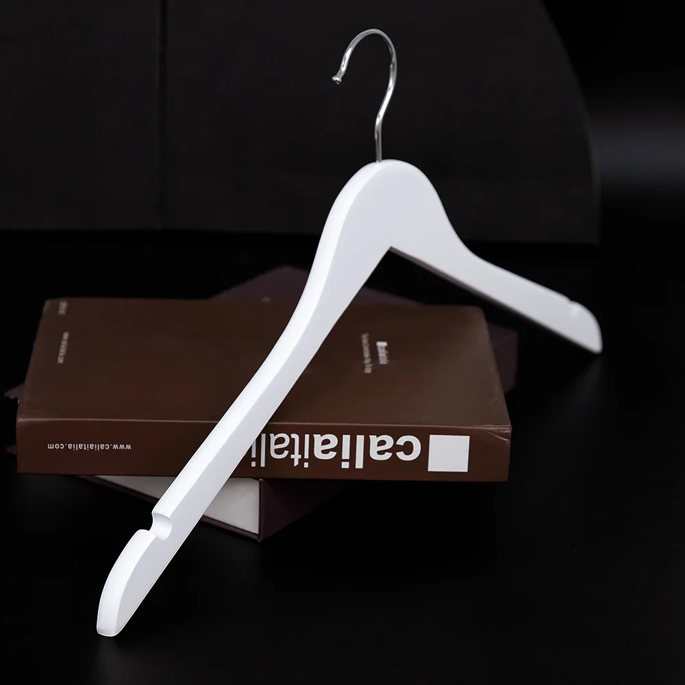 Luxury White Wooden Clothes Hanger Custom Logo Non-Slip Boutique Hanger Clothing Shops