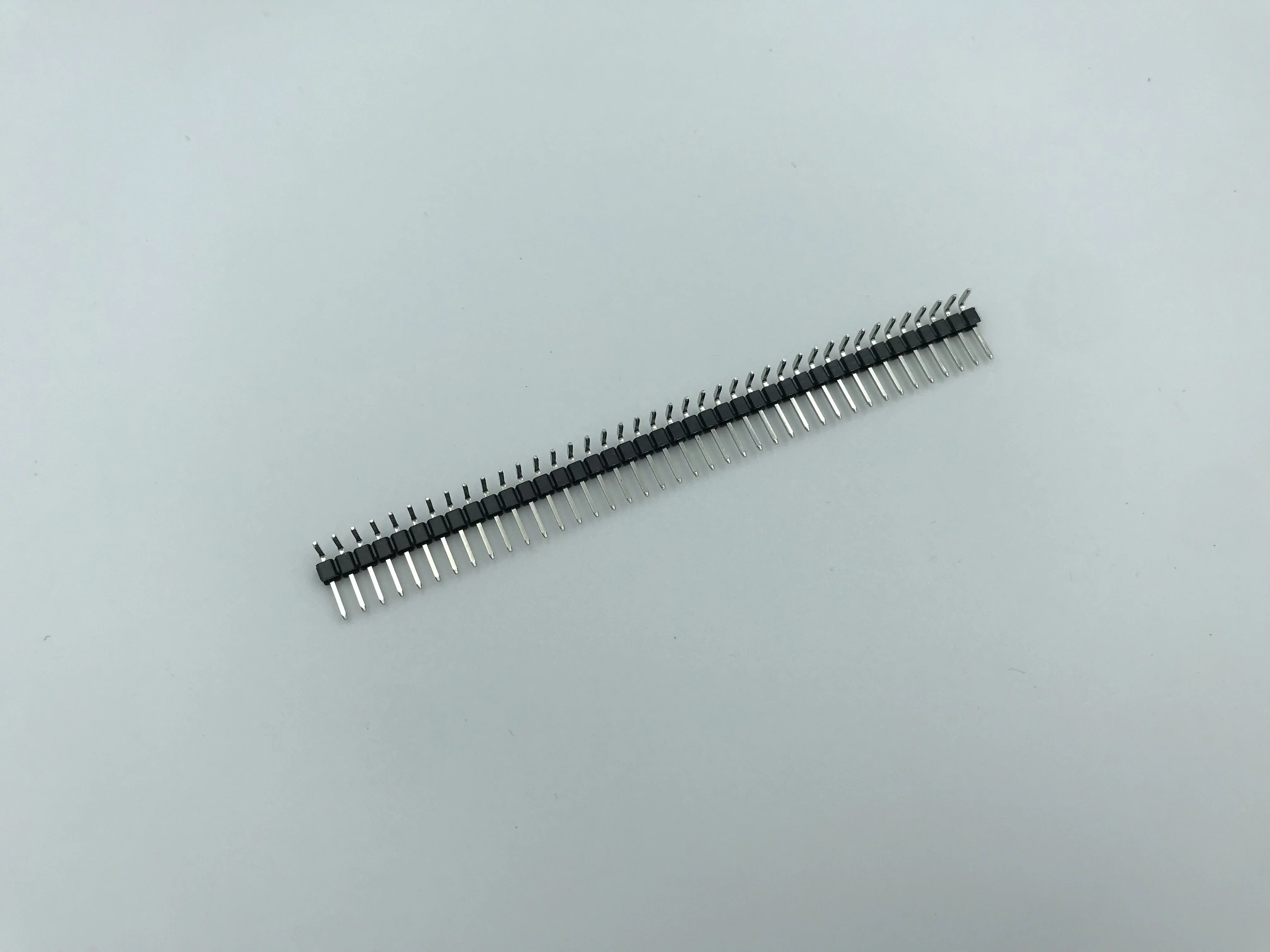 double row 2.54mm spacing 90 degree pin header 2*40 pin type