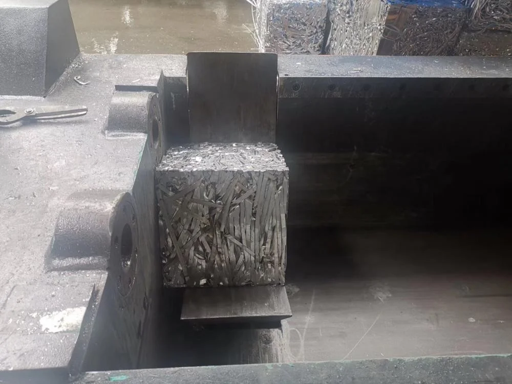 Automatic hydraulic scrap aluminum metal shavings recycle baler press machine with air cooler