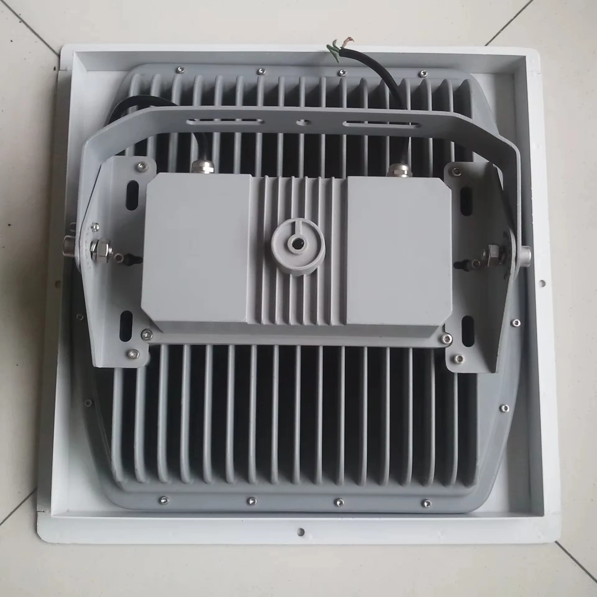 Explosion Proof Led Light Used for Gas Station 20W~200W Surface Mounted Recessed LED Class I Division 2 Atex Led Flood Light