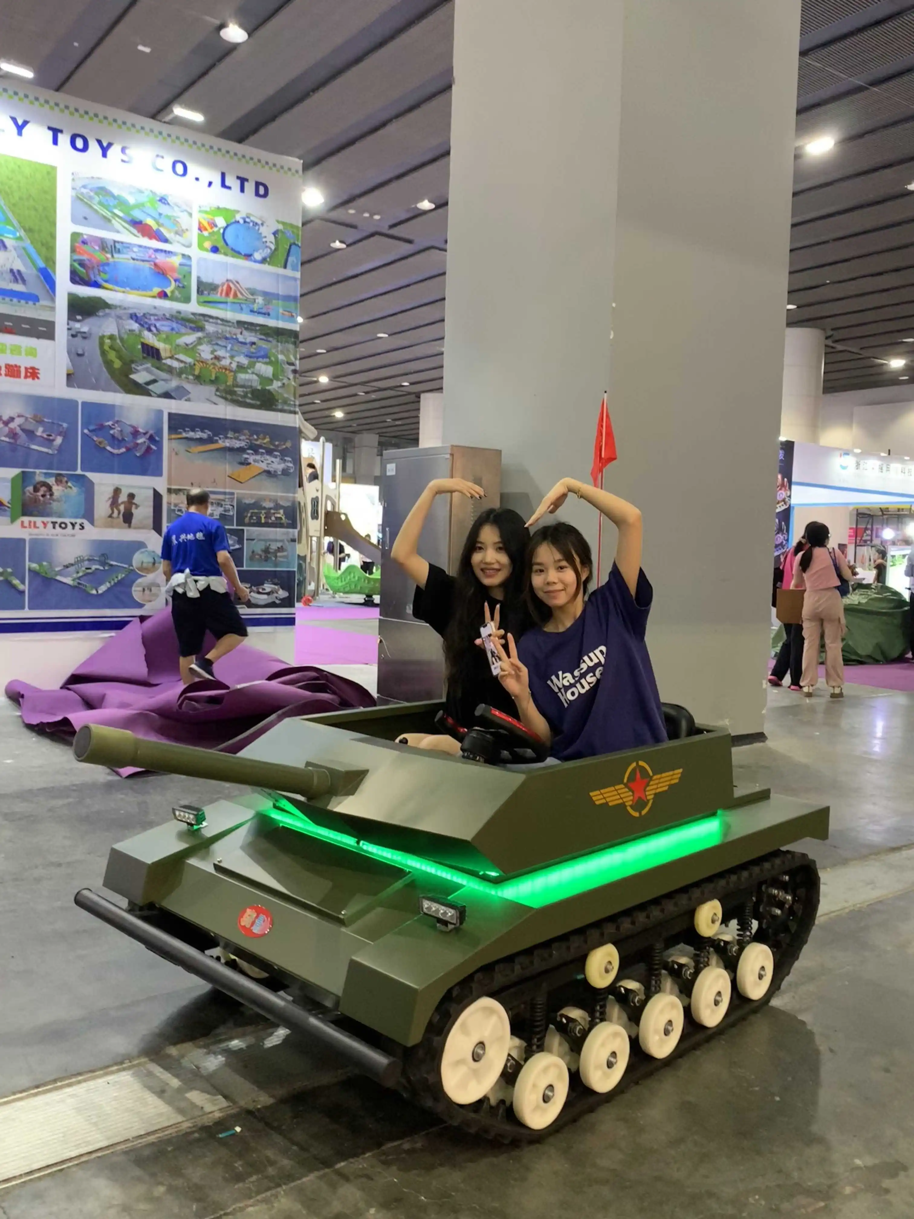 Factory Custom Commercial Use Go Karts Crawler Tanks for Two People Playground Equipment