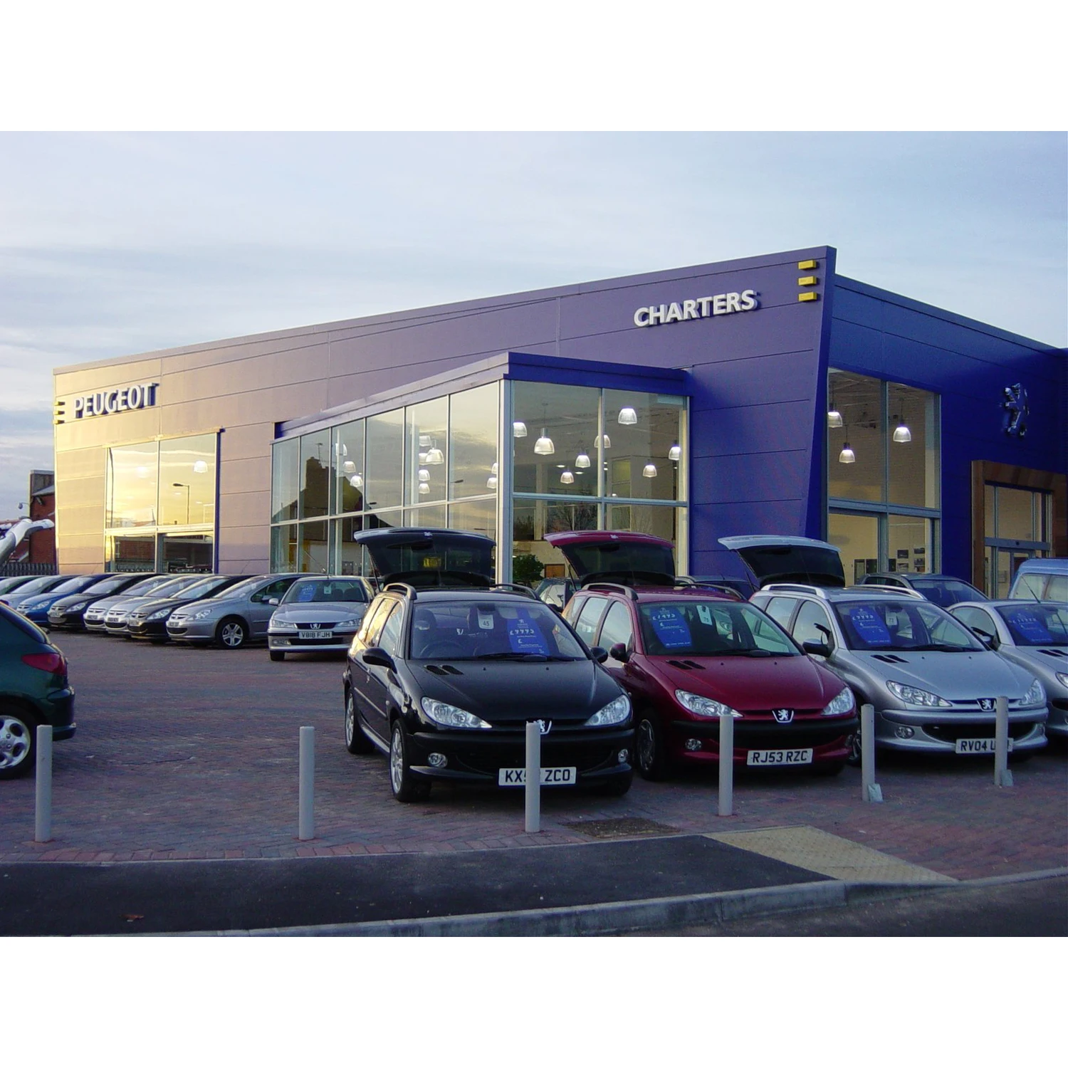 Factory Supply Pre-Engineered Steel Structure Commercial Warehouse Store Building Prefab Metal Shopping Mall Buildings