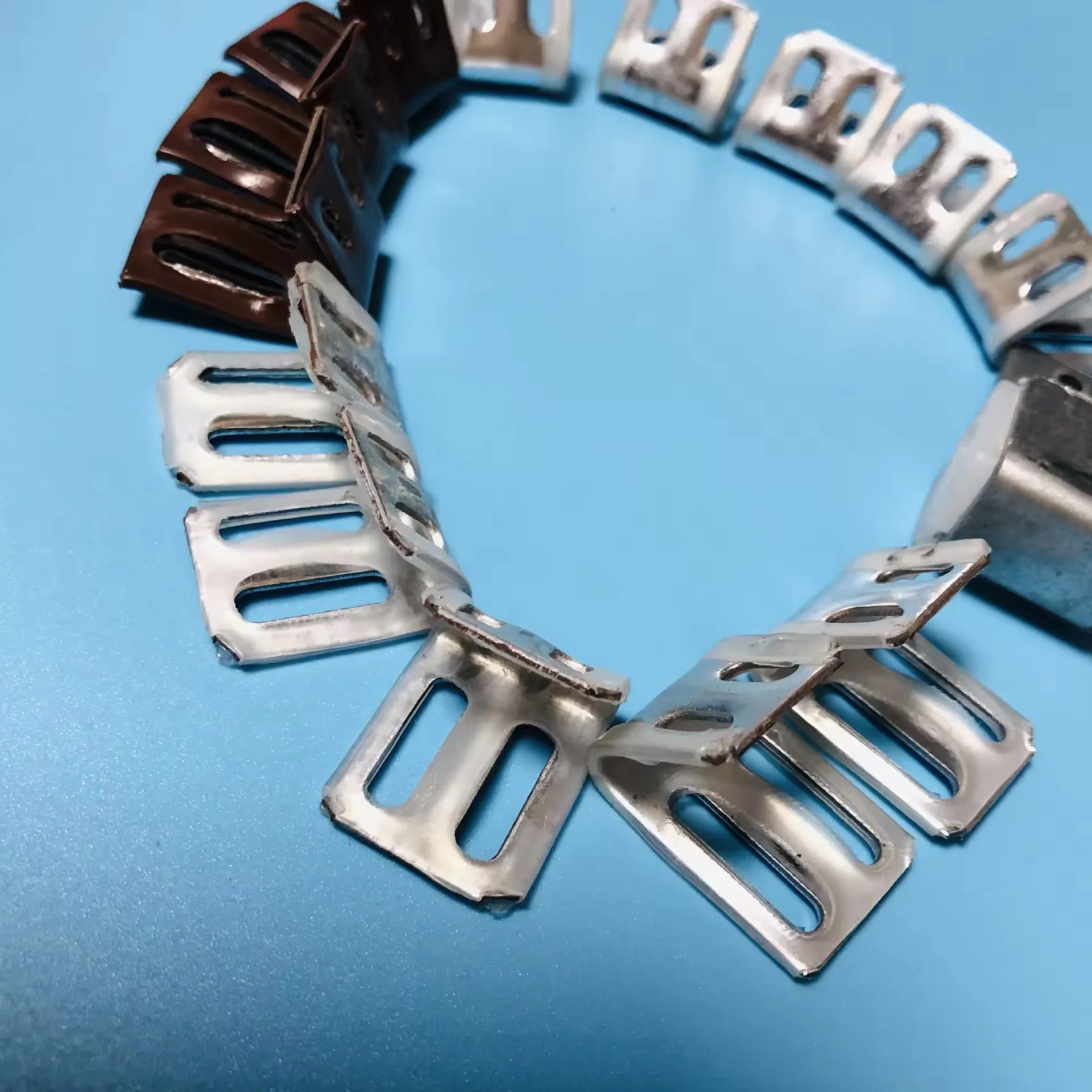 Wholesale Price Custom 4 Holes Couch Spring Sofa Clips Hardware Accessories Iron Furniture Zigzag Spring