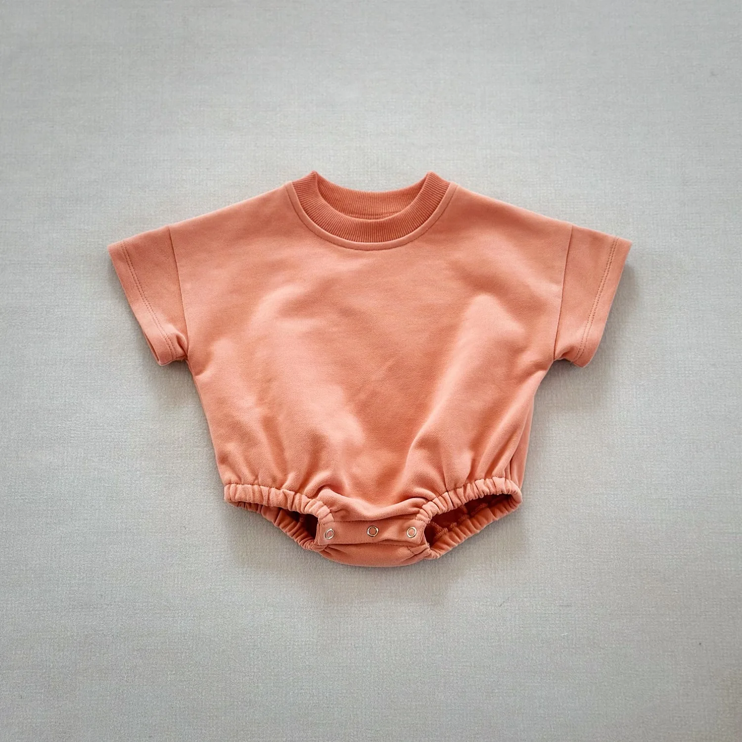 Ivy42436A 2024 New Arrival Baby Solid Color Casual Rompers Infants Short Sleeve Loose Pattern French Terry Romper