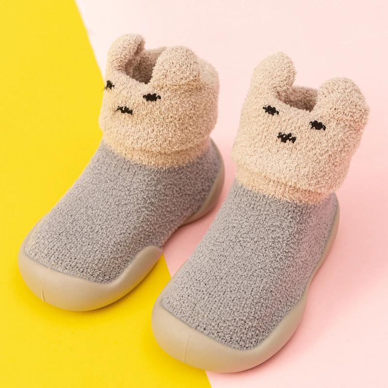 
2020 china factory sock bag cute kids infants bibs animation socks 