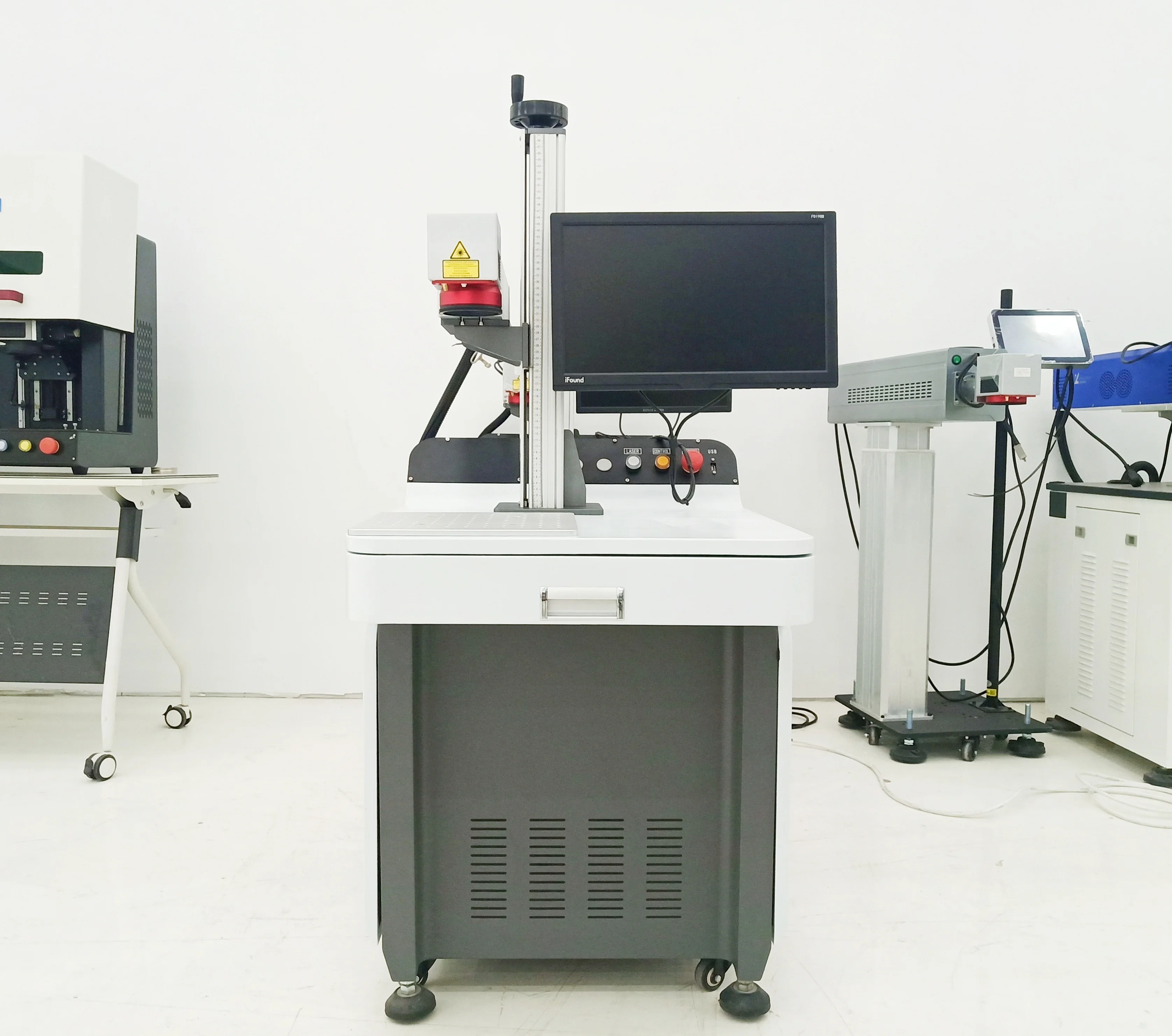 20W 30W 50W Fiber Laser Marking Machine Using MAX Source