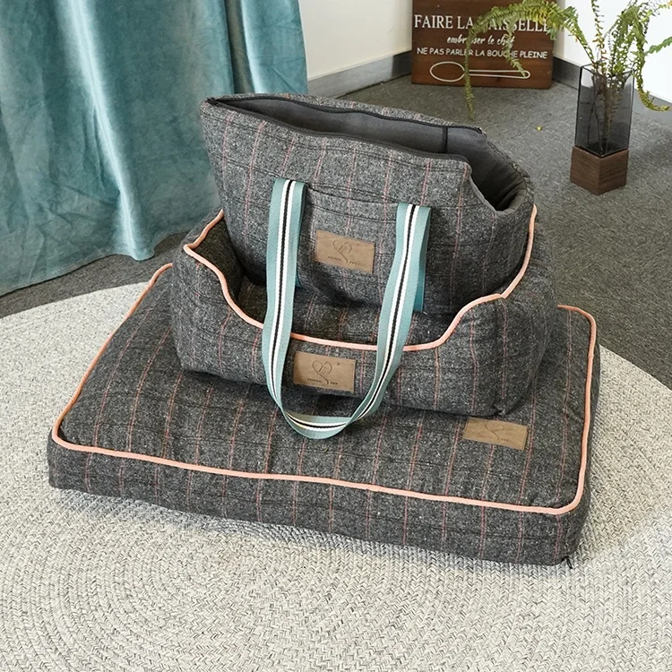 Fashion Portable Pet Travel Bag Cat Carrier Bed Cat Carry Out Bag For Outdoor With Cushion Inside