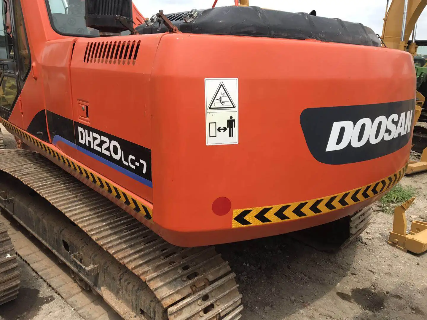 used original Korea Doosan DH220 excavator