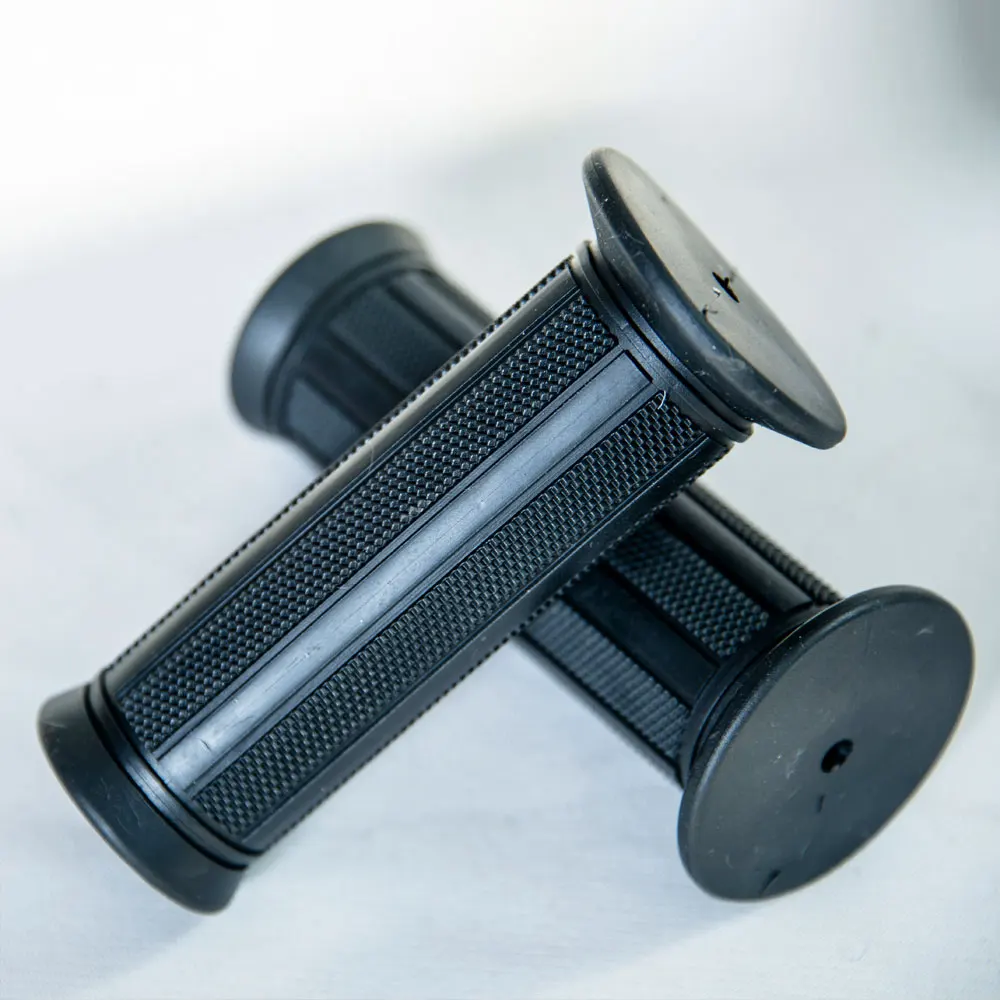 Soft plush ride on unicorn white uncirn with CE ASTM certification. A unicorn in mechanical horse series for girls