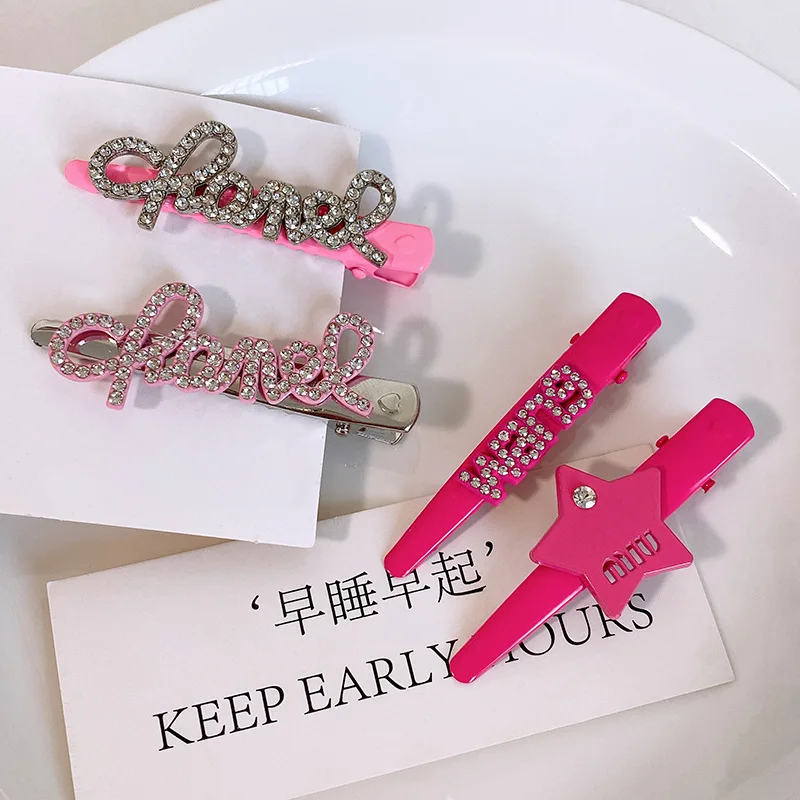 HC634D Customized Logo New Design Hairpins Korean Fashion Sweet Barbi Pink Rhinestone Letter Alloy Hair Clips For Women