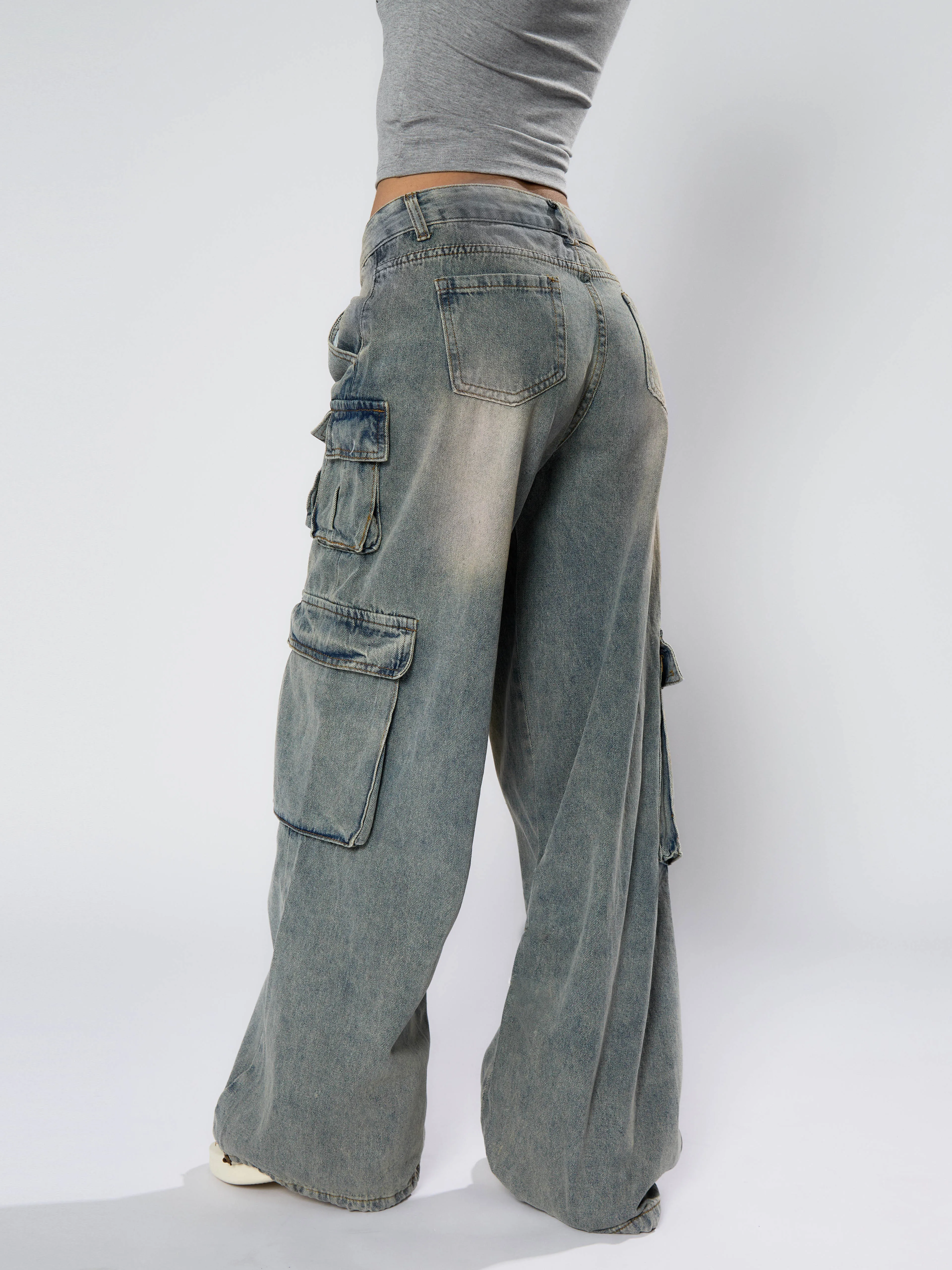 Bufa 2024 Trends Cargo Jeans Vintage Wash Functional Pockets Baggy Fit Low rise Jeans Women