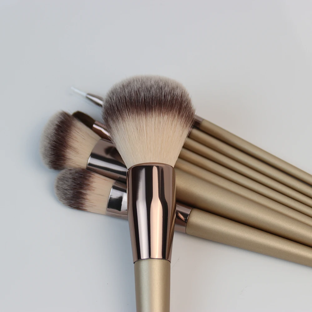 2022 high quality 8 PCS makeup brushes, private label Champagne gold eye eyeshadow foundation custom logo makeup brush set