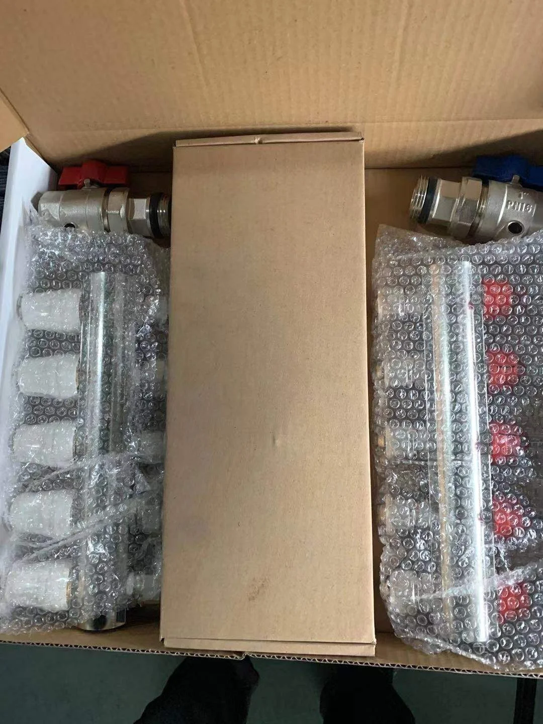 manifold packing