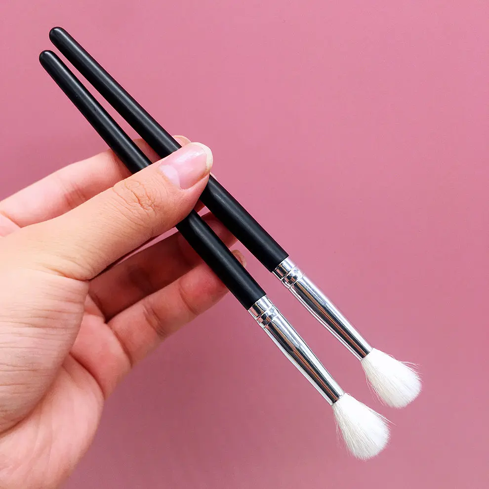 Vegan Nylon Bristles Tapered Blending Brush Soft Eye Makeup Blending Tools for Powder Eyeshadow Looks