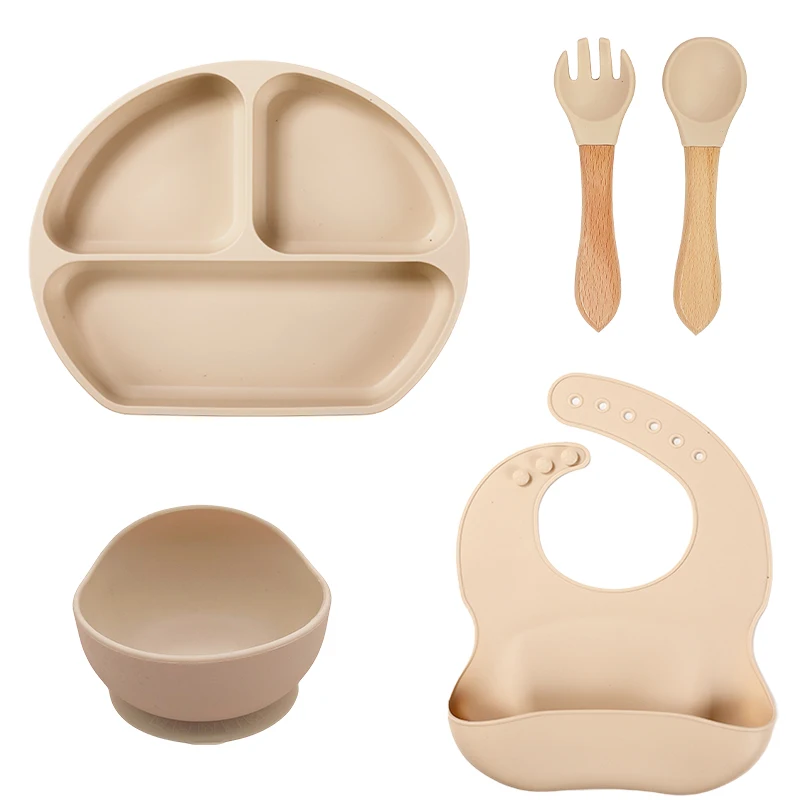 Factory Direct customizable non toxic strong suction plate and bib fork spoon cup baby silicone feeding set