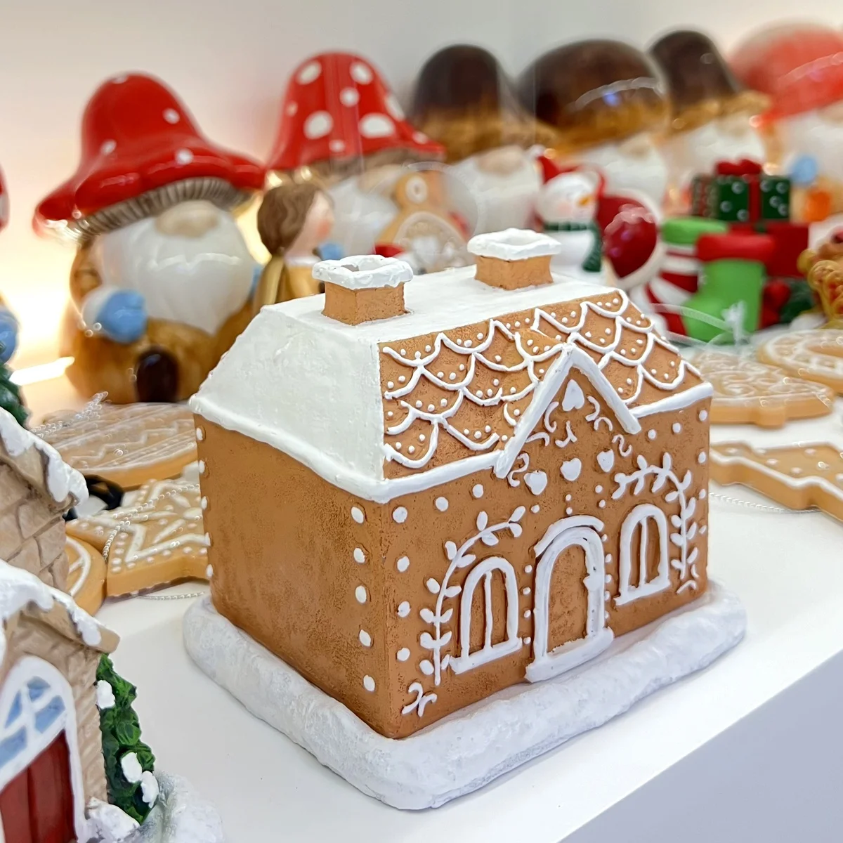 Custom original handmade new design urban home decor Christmas incense chamber polyresin gingerbread house incense cone burner