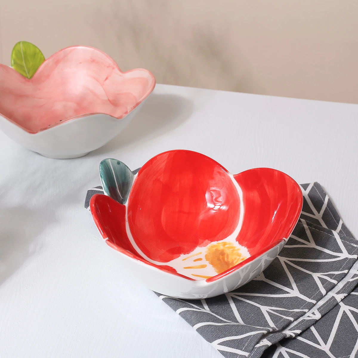 Chaozhou Factory Flower Shape Ceramic Bowl Restaurant Hand Painted Porcelain Ramen Bowl