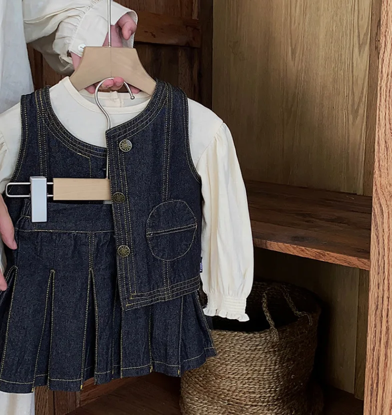 Yumi 2023 Autumn Girls Crewneck Pocket Denim Pleated Skirt Set Casual Solid Pattern Three-Piece Fashion Shirt Set to Wear