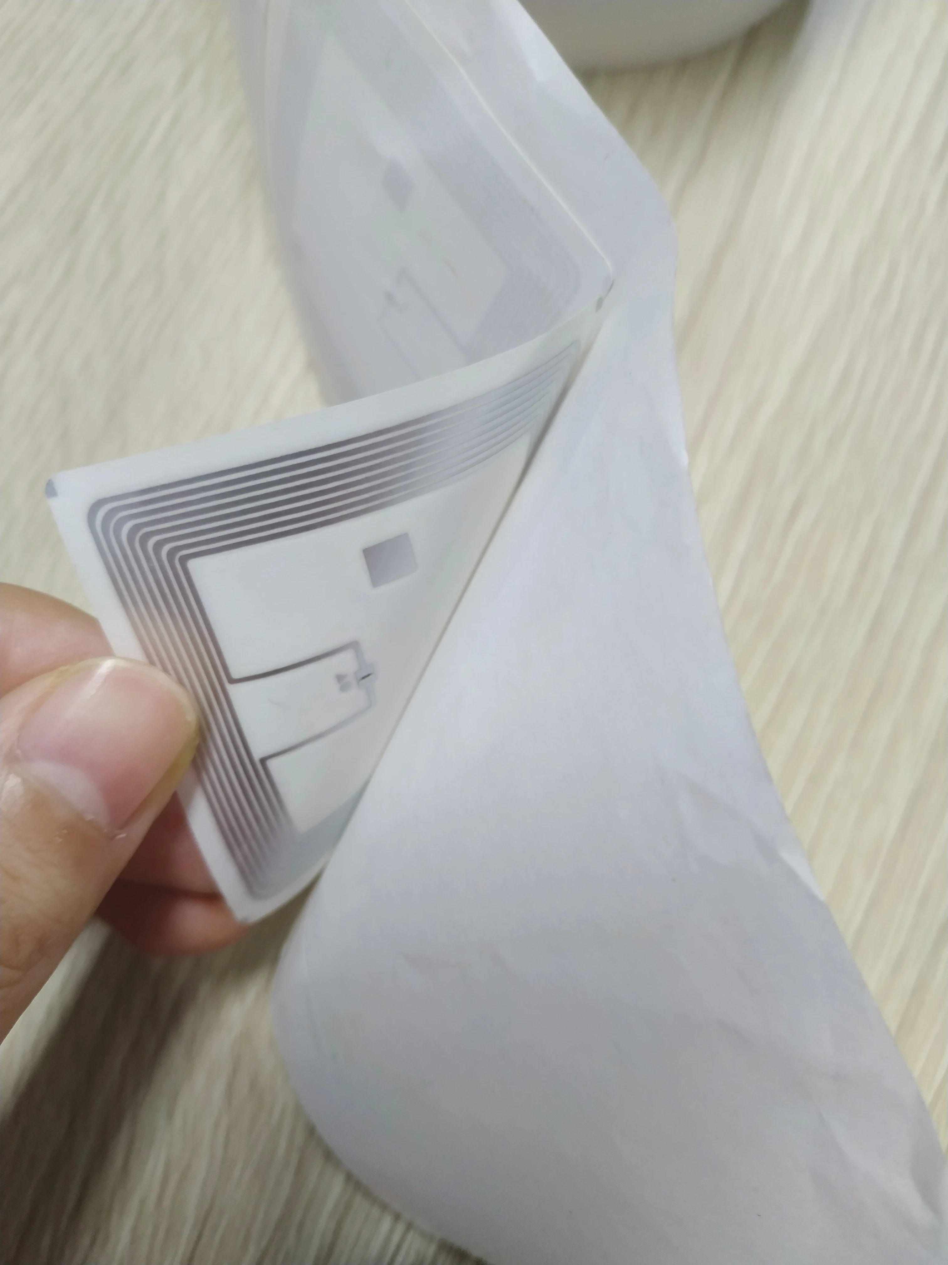 SUNLANRFID оптовая продажа бумажный рулон Nfc-метка Rfid-наклейка/этикетка