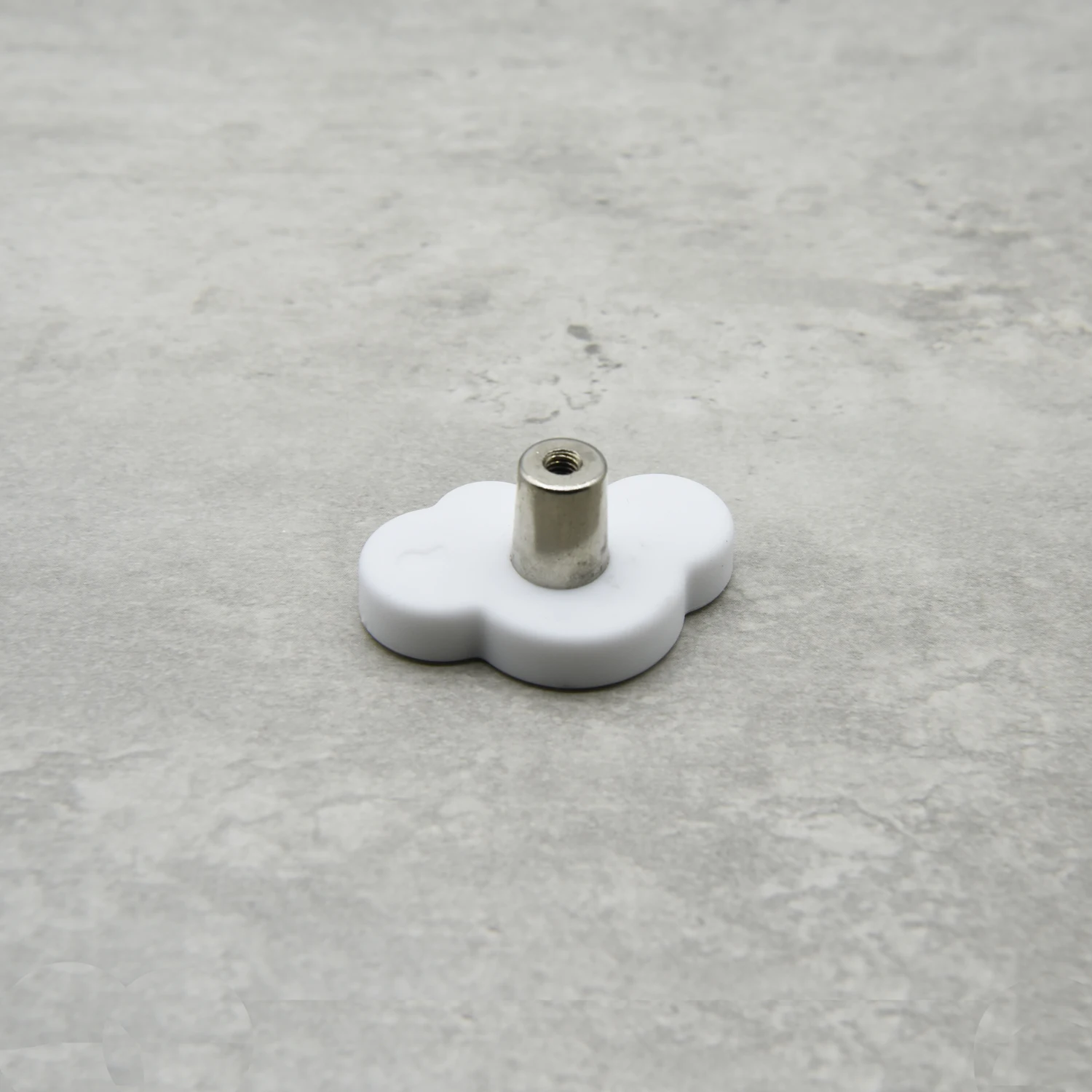 cute cabinet handle with different color