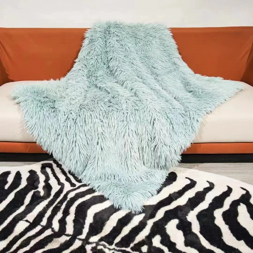 Stabile Custom Luxury Faux Fur Throw Blanket Long Hair Shaggy Fleece Super Soft  PV Plush Blanket For Winter  with throw pillow
