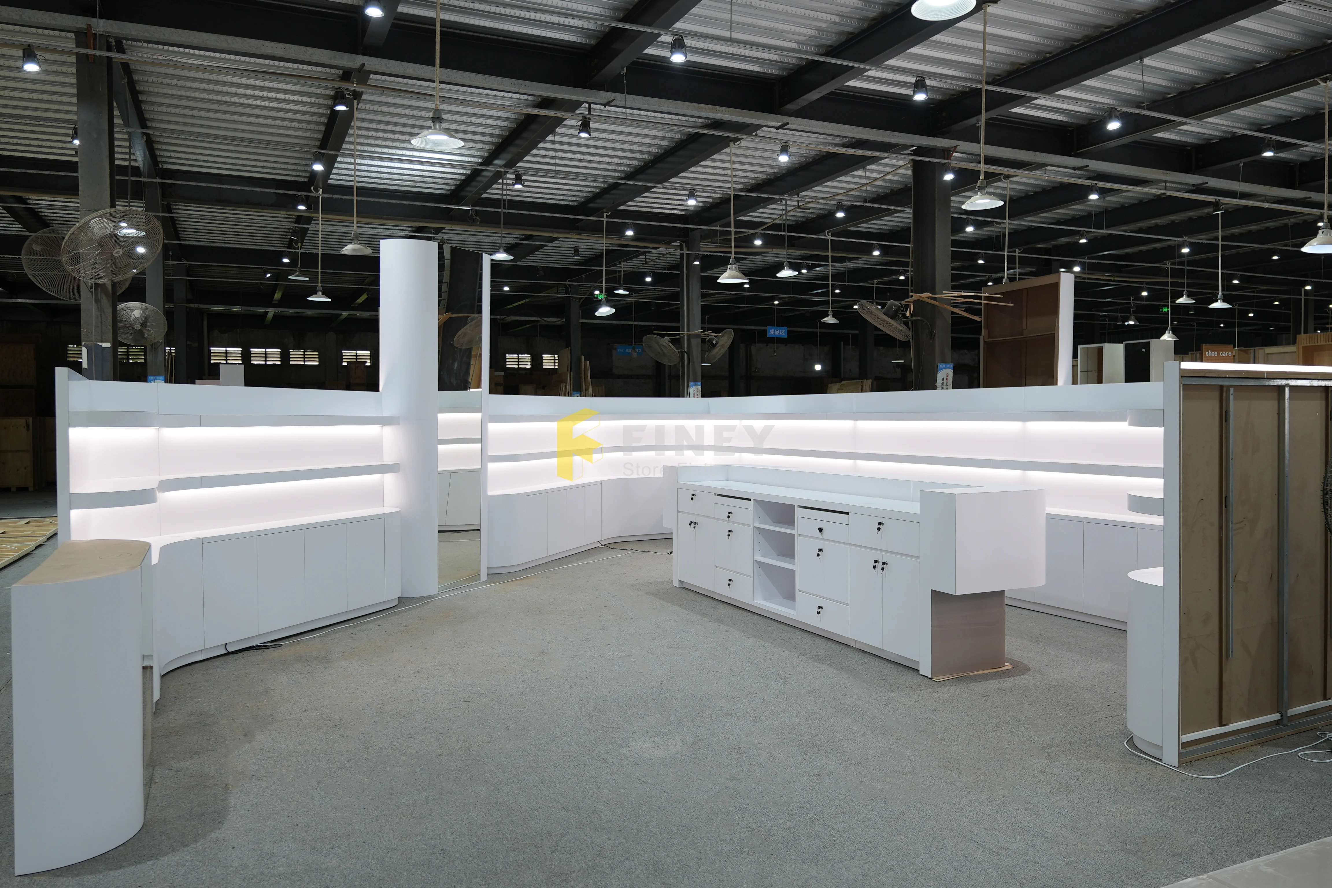 Customized high-end creative shoe store specialty store display cabinet whole store design glass display rack