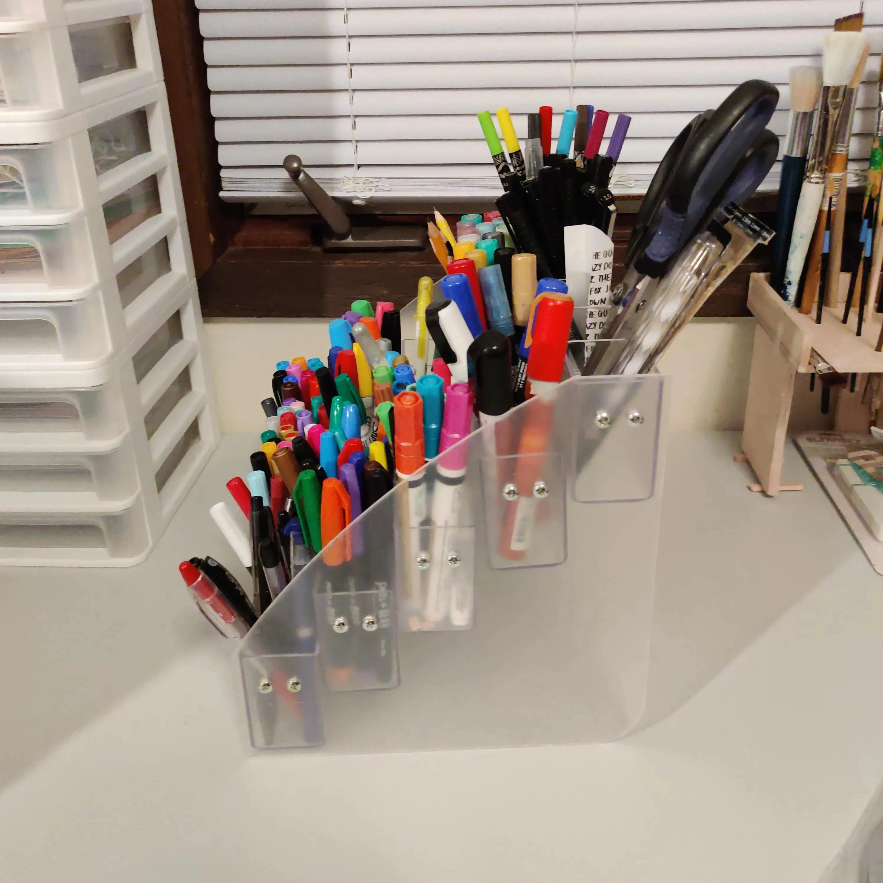 Clear Acrylic Pen holder Stationery Storage Brush Case Desktop Pencil Cup Organizer Display Stand Ladder Storage Display Rack