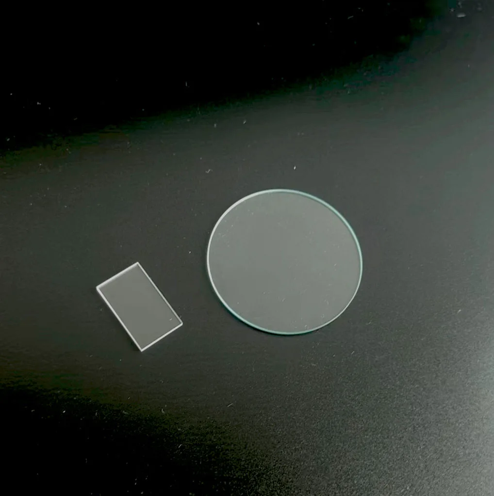 Factory  price  custom round tempered transparent ultra clear low iron glass lens cover glass panel