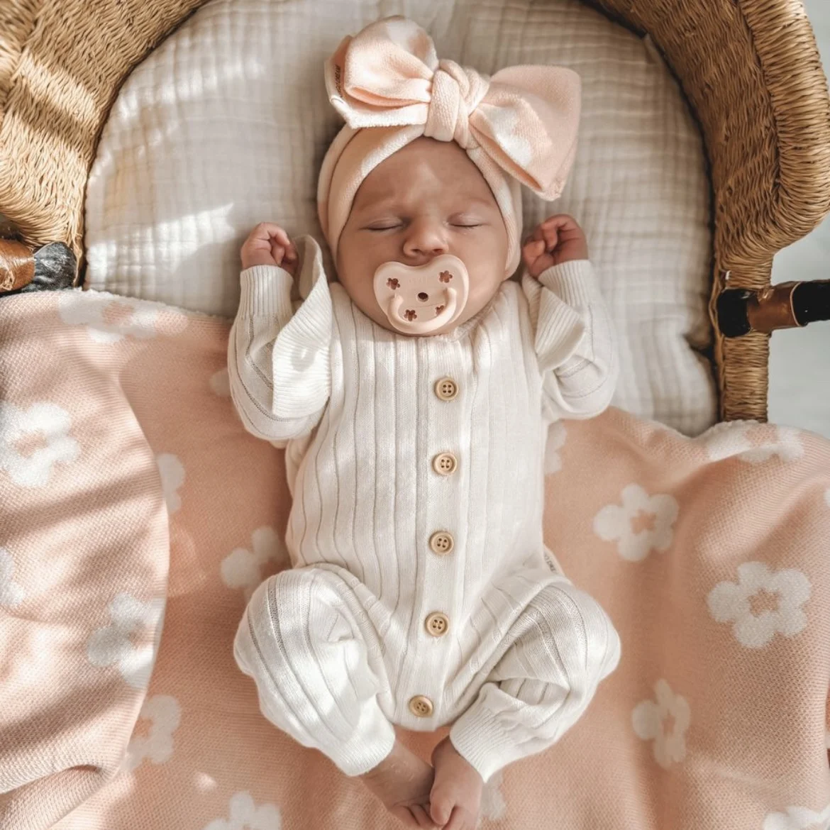 Fast Delivery Plush Blanket Double Side Fleece Casual Cover Throw Blanket Custom 100% Cotton Crochet Knitted Baby Sherpa Blanket