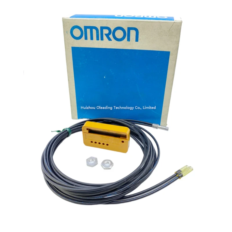 OMRON fiber optic sensor E32-DC200 photoelectric sensor switch