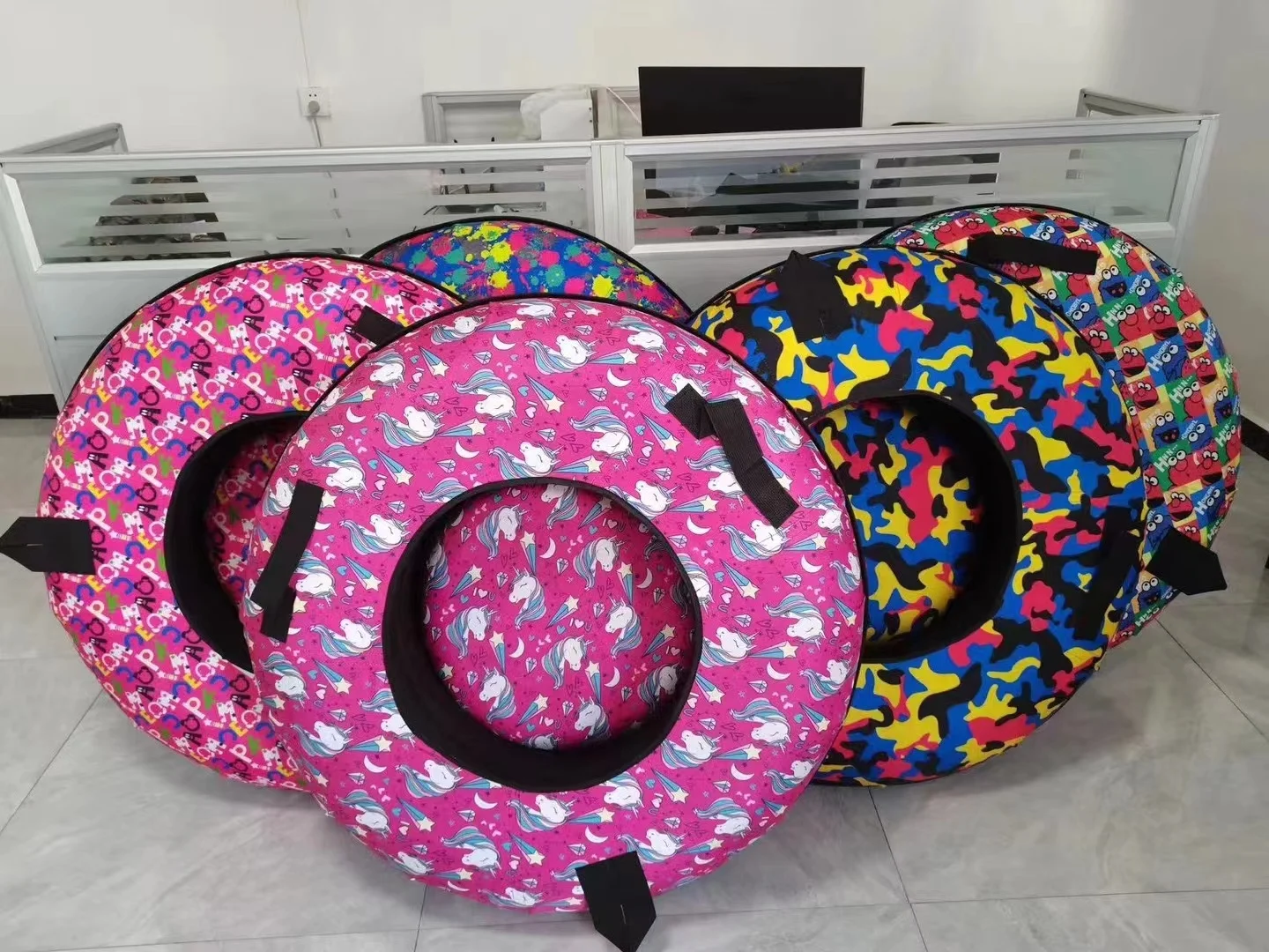 Factory price donut seat rainbow slide inflatable snow tube with high quality material for kids outdoor play with many diameters