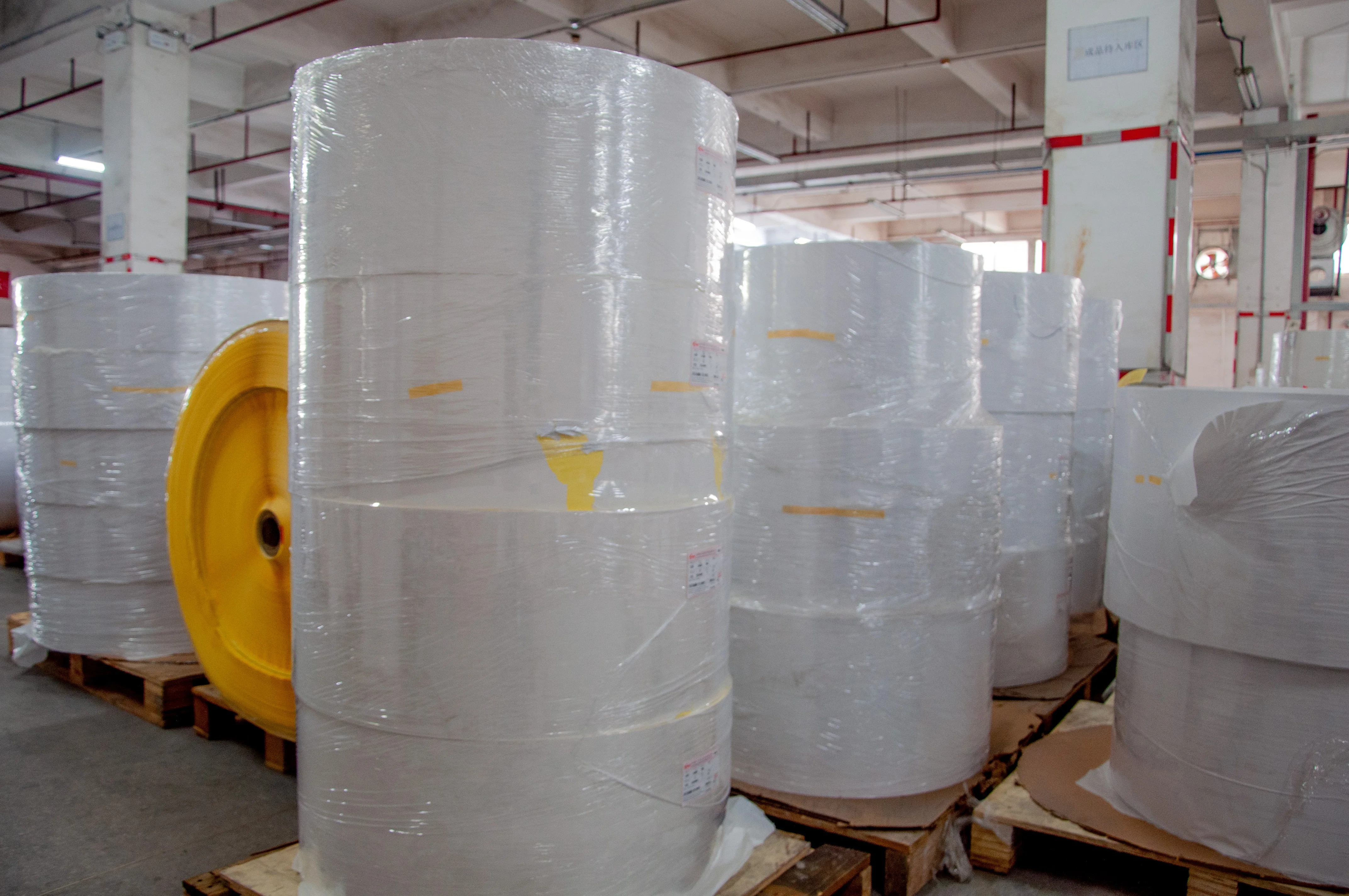 Top coated Flexography 70gsm Factory Supplier Three Proof Flexo Jumbo Roll Thermal Paper Label self adhesive Paper Roll