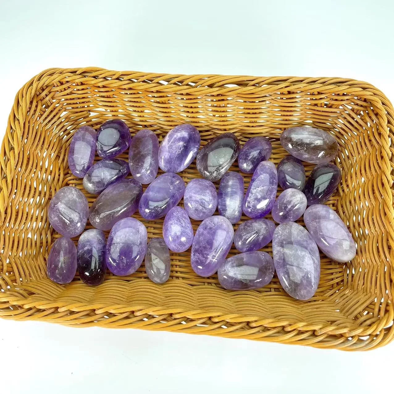 Wholesale Price Energy Crystal Palm Healing Stones Natural Amethyst Quartz Crystal Palm Stone