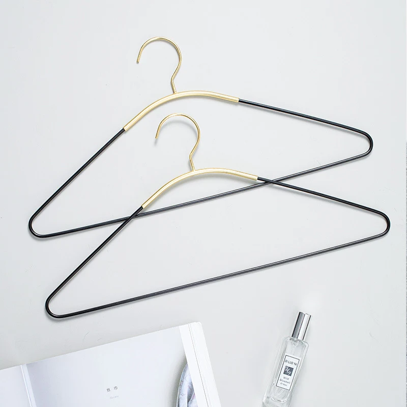LINDON Heavy Duty Non Slip Vinyl Coated Gold Space Saving Metal Clothes Hangers