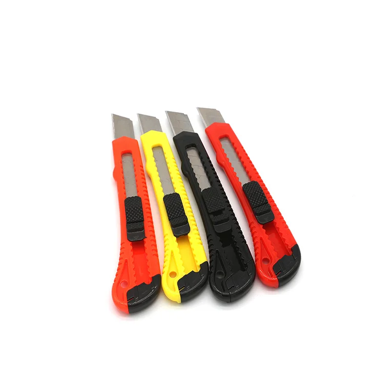 Industrial manual lock retractable snap off knife with plastic handle