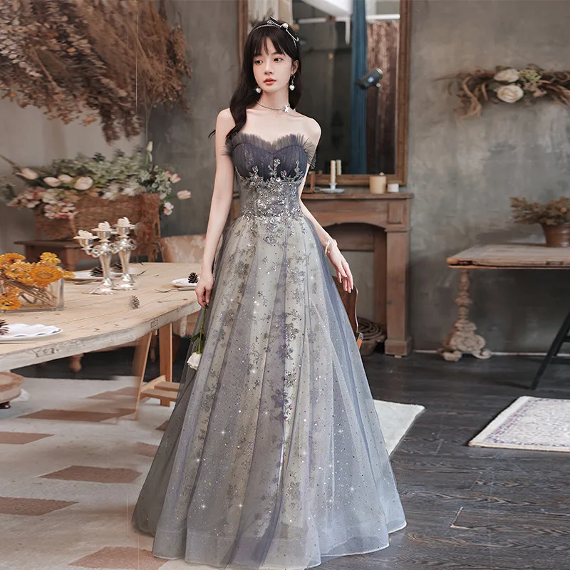 Женское вечернее платье без рукавов