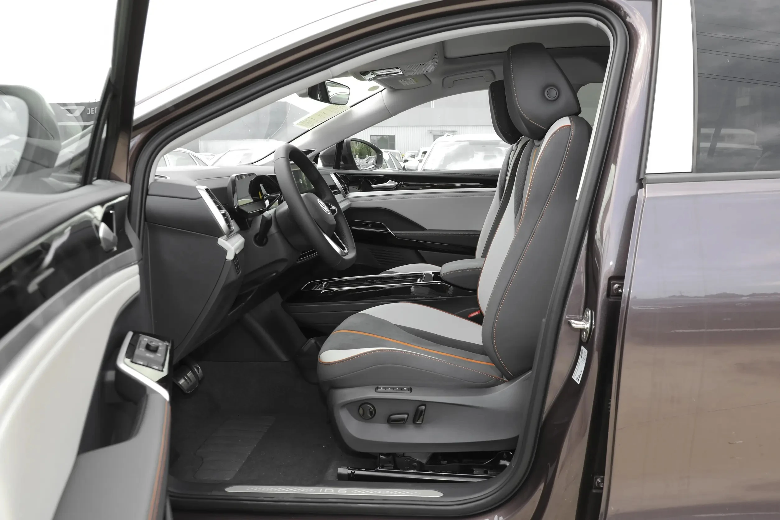 YK MOTORS 2024 FAW VW ID.6 Crozz  EV Car 5-door, 7-seater SUV On Sale Now