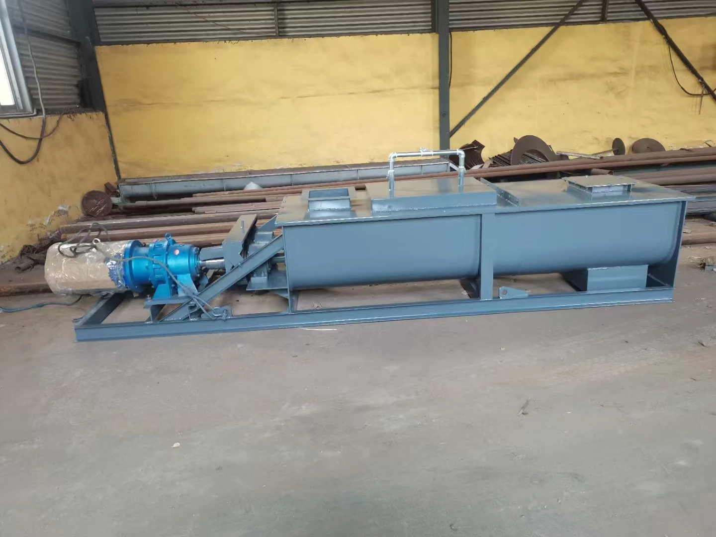 The factory sells low-cost screw conveyors customized high-quality screw feeders