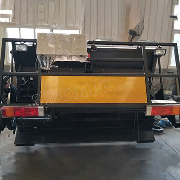 stone chipping spreader sealing truck for sale