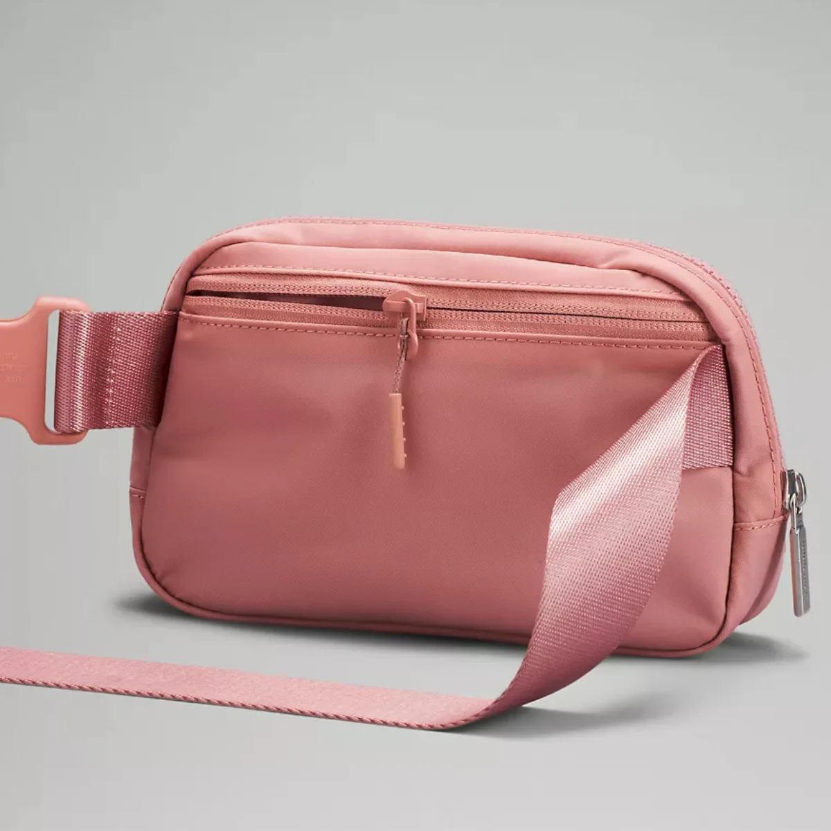 Hot style fanny pack outdoor pink fanny pack, multifunctional nylon waterproof fanny pack