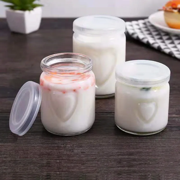 Hot Sale 100ml 200ml Mini Heart Shaped Pudding Jar Milk Shake Yogurt Glass Bottle with Plastic  lids