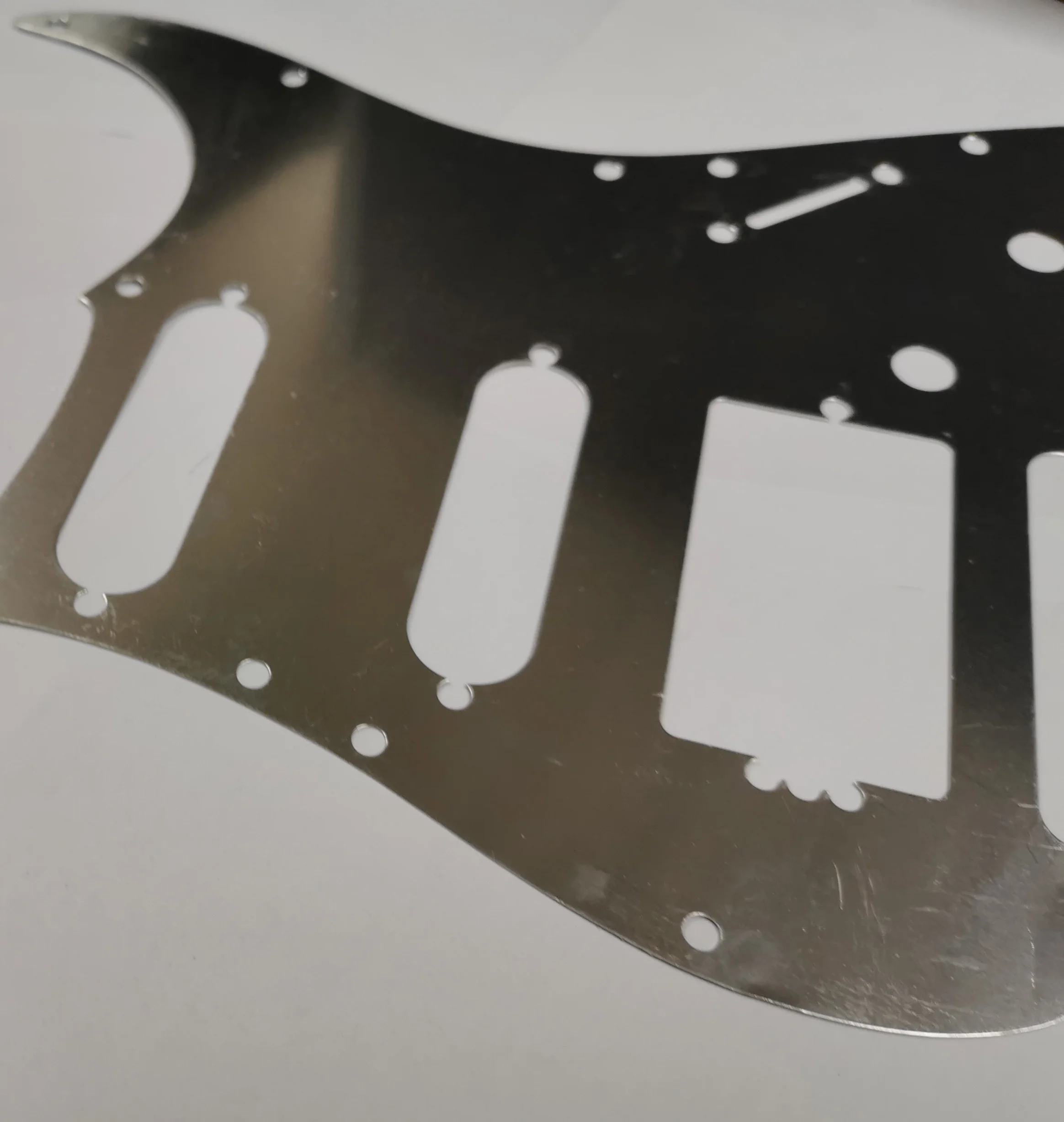 Pleroo Quality DIY guitar parts 1pc 0.3mm Aluminum material Shiled ST guitar pickguard Fit For SSH Strat guitar