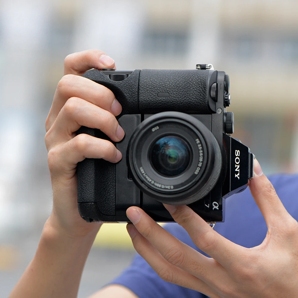 Kingma Vertical Battery grip replacement for sony VG-C1EM compatible with Alpha a7 a7r a7s mirrorless camera
