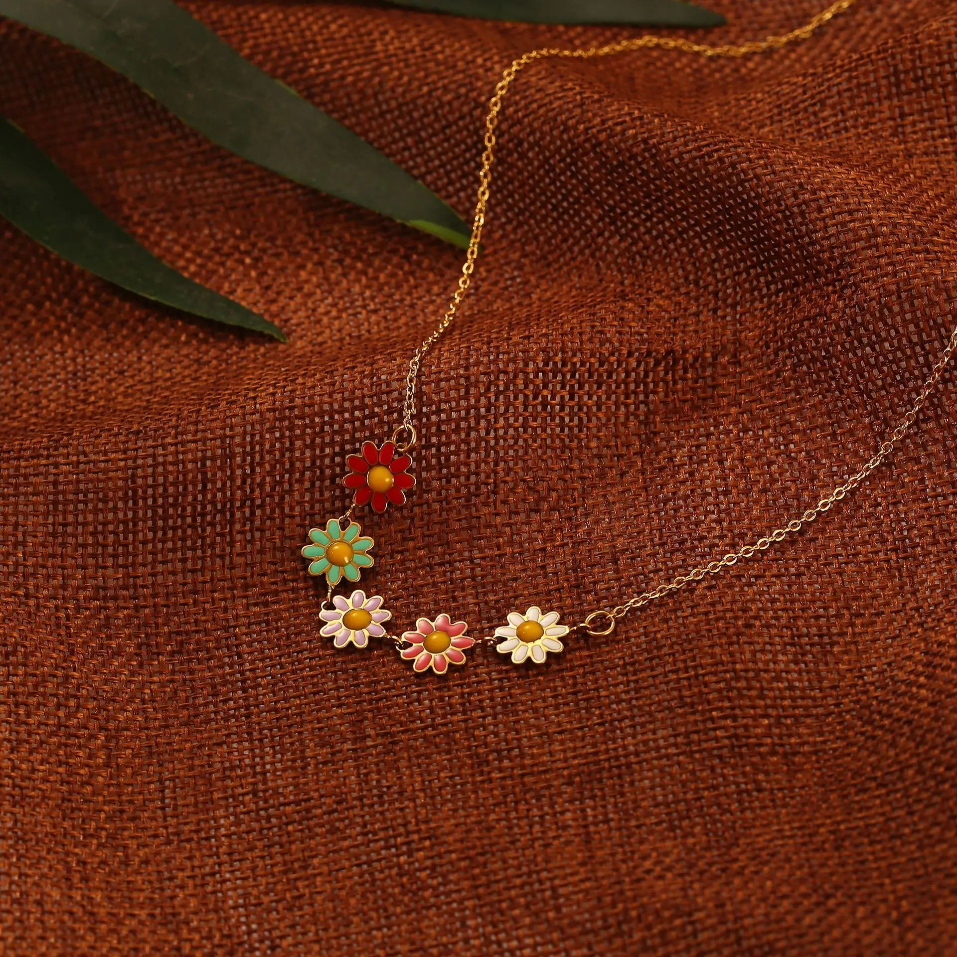 Simple Bohemian Colorful Oil Dropping Daisy Necklace Sunflower Versatile Charming Flower Necklace For Women