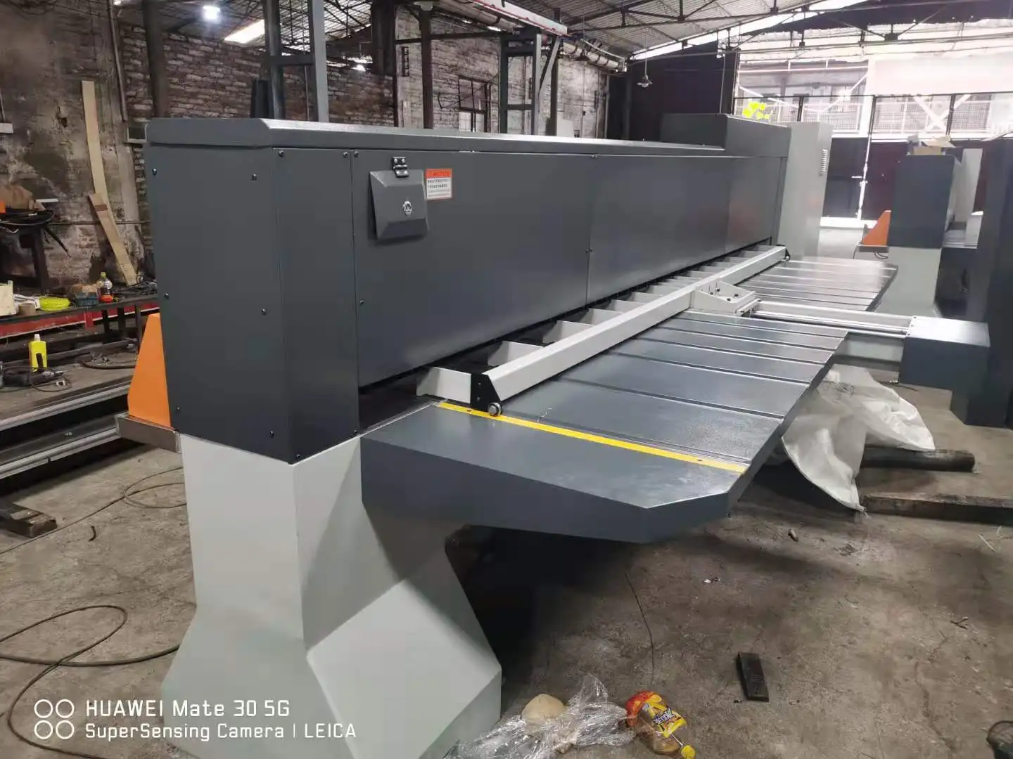 MD2600  Good Quality PLC Control Hydraulic Veneer Guillotine Cutting Machine