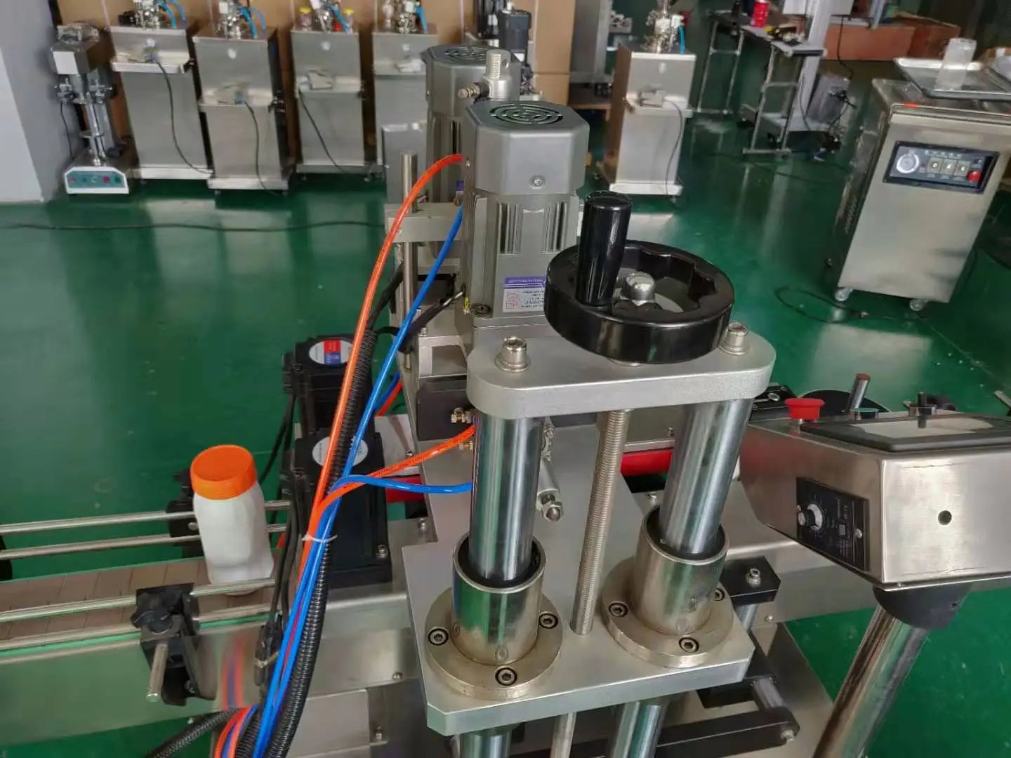 تصميم جديد مضخة تلقائية فوهة زجاجة آلة السد