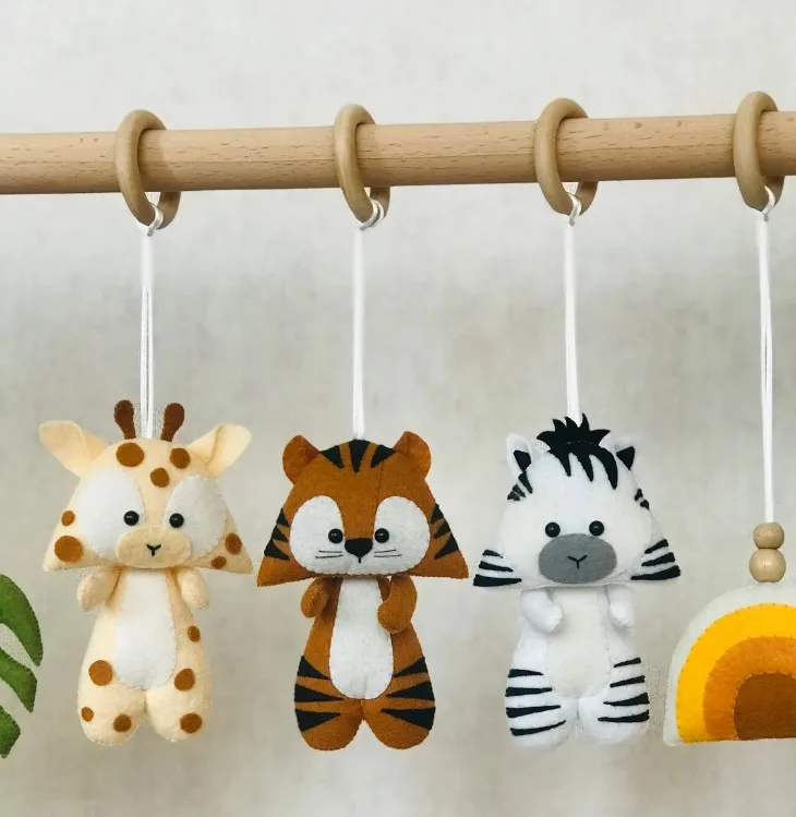 Baby play gym toys safari animal zebra elephant giraffe tiger lion  baby gym hanging toy