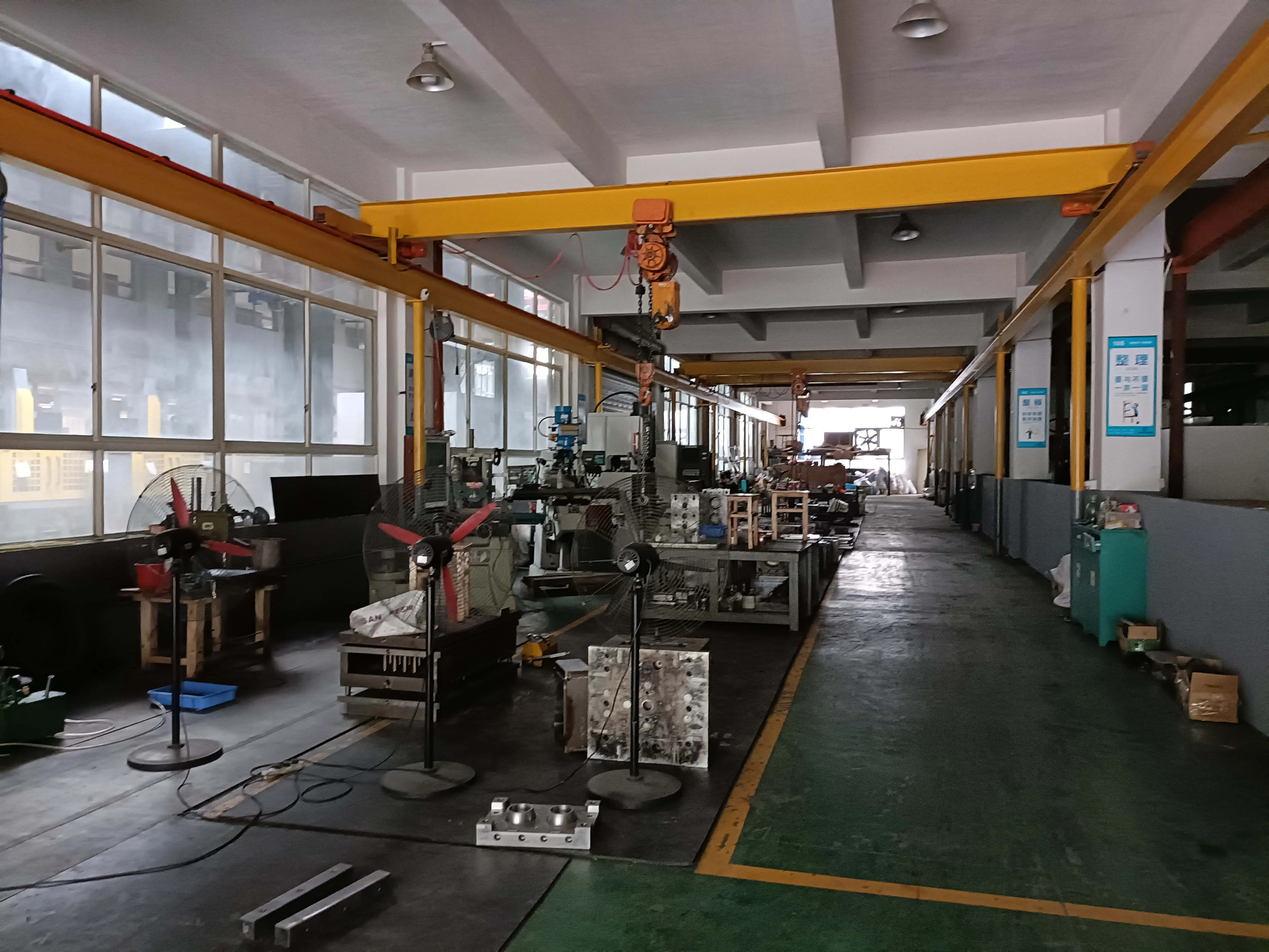 Wire Pipe Riding Card Fixed Buckle PPR Flip Cover Row Connecting U-type Line Mould Manufacturing