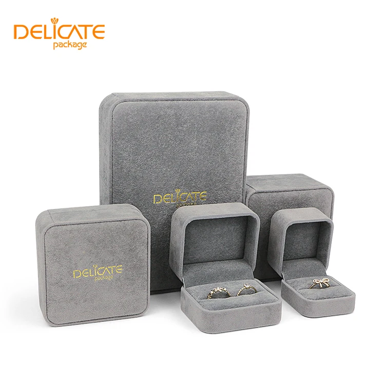 Wholesale High Quality Custom Luxury Cream Velvet Light Pink Flip Display Vintage Plastic Packaging Box Jewelry Box